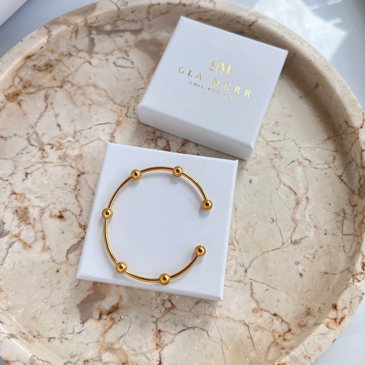 Minimalistic Round ball open bangle