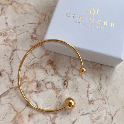 Ball statement bangle